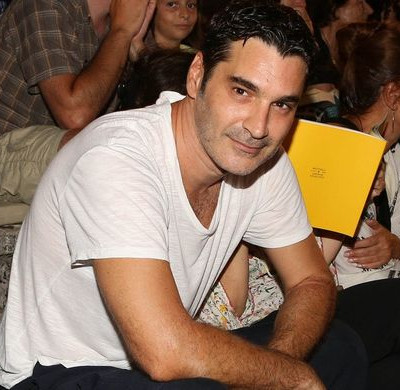 Ο Παπακαλιάτης «κόλασε» τις θαυμάστριές του – Πόσταρε φωτό του ημίγυμνος στο κρεβάτι του