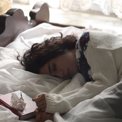 Νυστάζεις και δεν χορταίνεις τον ύπνο; Υπάρχει εξήγηση