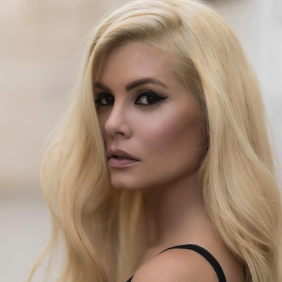 Ισμήνη Αϊβάζη: Η κόρη της Μαρίας Κορινθίου είναι μια κούκλα