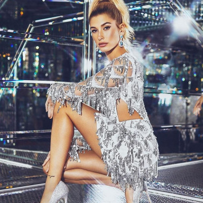 Η απεγνωσμένη ανάρτηση της Hailey Baldwin για τα επεισόδια στο Σικάγο που πρέπει να δεις