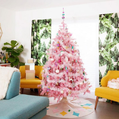 Εσύ θα τολμούσες να στολίσεις ένα ροζ χριστουγεννιάτικο δέντρο;