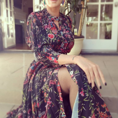 5 μήνες μετά τη γέννα, η 55χρονη star μας δείχνει την κόρη της για πρώτη φορά