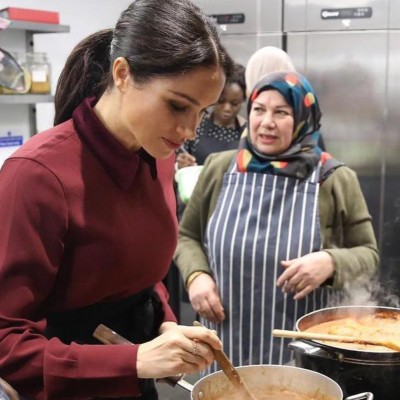 Όλες οι φωτογραφίες της Meghan Markle με φουσκωμένη κοιλίτσα (vid)