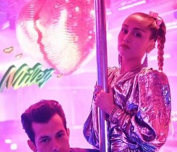 Ανατροπή! Η Miley Cyrus παντρεύεται ή μήπως τελικά χωρίζει;