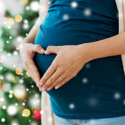 Πώς να περάσετε χαλαρά Χριστούγεννα όταν είστε έγκυος (pics)