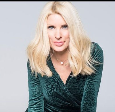 Η Ελένη Μενεγάκη «μεταμφιέστηκε» σε Αγιοβασιλίτσα του Alpha