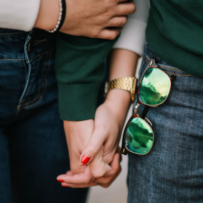 Θα πρέπει να βγαίνεις ραντεβού με άτομα μεγαλύτερης ηλικίας;