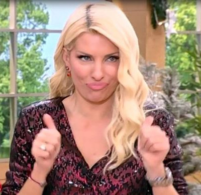 Ελένη Μενεγάκη: Οι φωτό που την ενόχλησαν: «Έμαθε όλη η Ελλάδα ότι…»