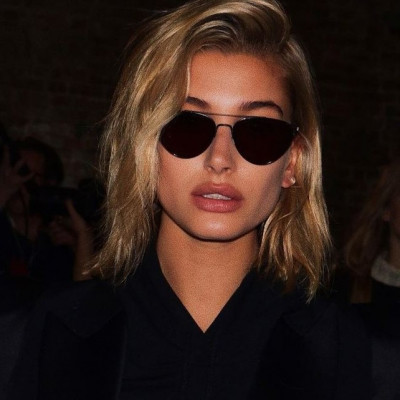Η Hailey Baldwin έκανε μια μεγάλη αλλαγή στην εμφάνισή της κι αναρωτιόμαστε το γιατί