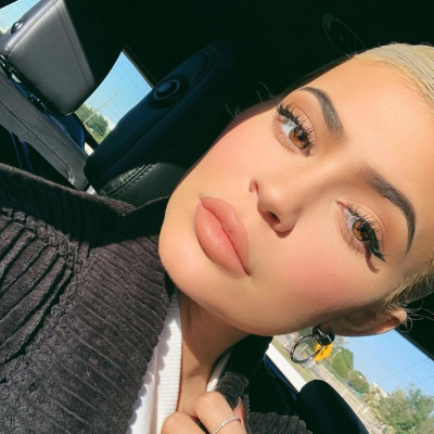 5 celebrities που μας έκαναν να θέλουμε να γίνουμε ξανθές