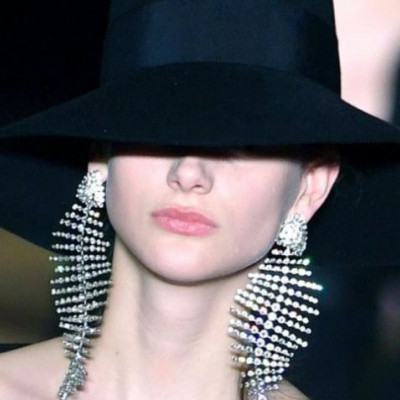 Oversized σκουλαρίκια: Είναι η πιο δυνατή τάση του 2019;