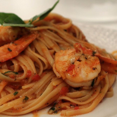 Γαριδομακαρονάδα με λιγκουίνι