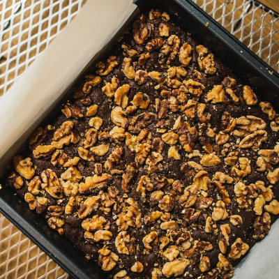 Φτιάξε πεντανόστιμα brownies μόνο με 4 απλά υλικά!