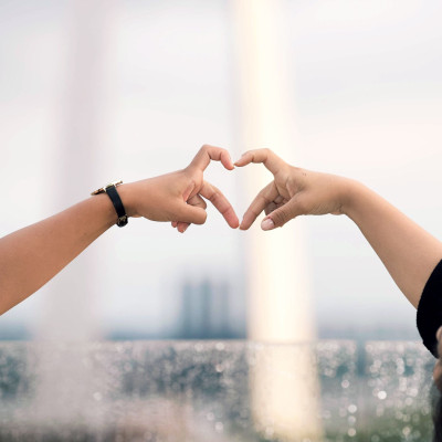 Τι πρέπει να κάνεις αν η κολλητή σου είναι όλη μέρα με το νέο αγόρι της;