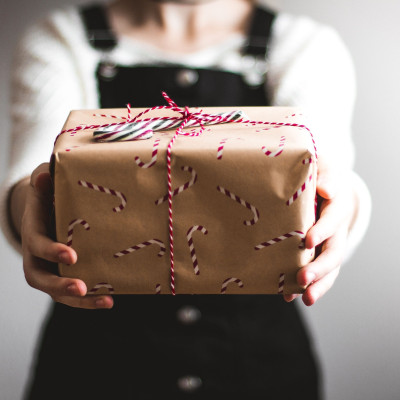 Ξεκίνα να φτιάχνεις τώρα το τέλειο δώρο Χριστουγέννων για την κολλητή σου