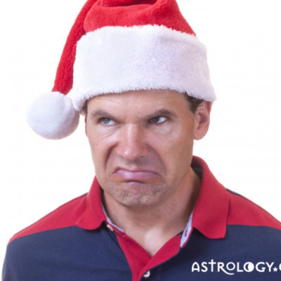 Ποιο ζώδιο σιχαίνεται τα Χριστούγεννα; Ψήφισέ το και «βγάλτο στη σέντρα»!