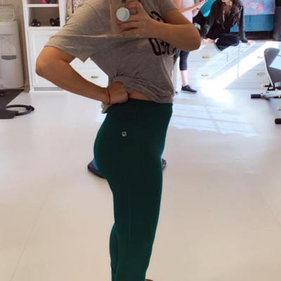 «Λιώνει» στο γυμναστήριο για να χάσει τα κιλά της εγκυμοσύνης της (pics)