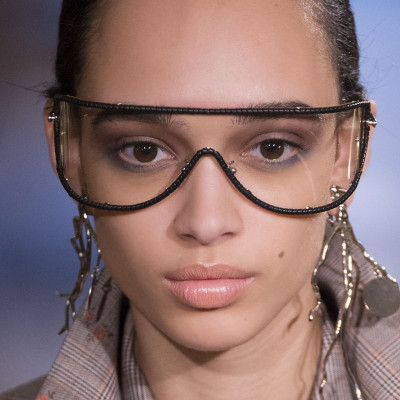 Το κατάλληλο μακιγιάζ για εσένα που φοράς γυαλιά