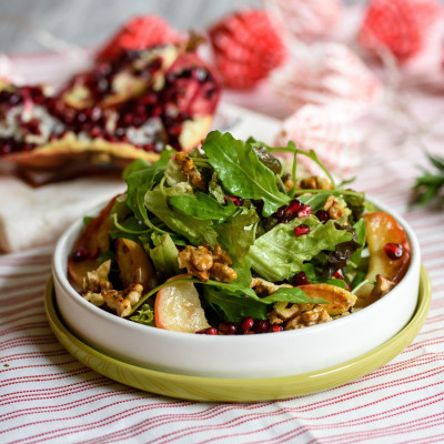 Οι σαλάτες που θα στολίσουν το Χριστουγεννιάτικο τραπέζι