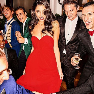 Η Ειρήνη Καζαριάν και οι φίλες της από το GNTM  σε βραδινή έξοδο