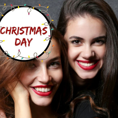 Merry Christmas! Χρόνια πολλά με κόκκινα φιλιά