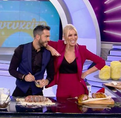 Κατερίνα Καινούργιου: Μπέρδεψε τον καλεσμένο της με άλλο τραγουδιστή- Η αμηχανία του Τσούλη