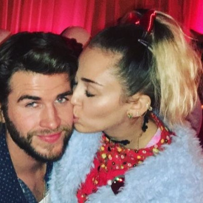 Η παράξενη επιλογή της Miley Cyrus για το ταξίδι του μέλιτος