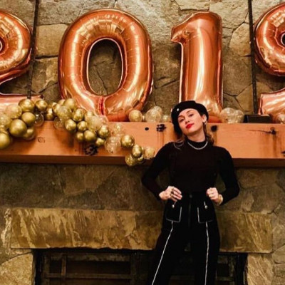 Τι φόρεσαν οι ξένες celebrities την Πρωτοχρονιά και ξεχώρισαν!