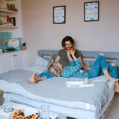 Έξι πράγματα που θα μάθεις μετακομίζοντας με τον σύντροφό σου