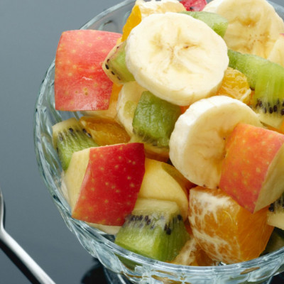 Γευστική και θρεπτική φρουτοσαλάτα για αποτοξίνωση από τα γιορτινά γεύματα
