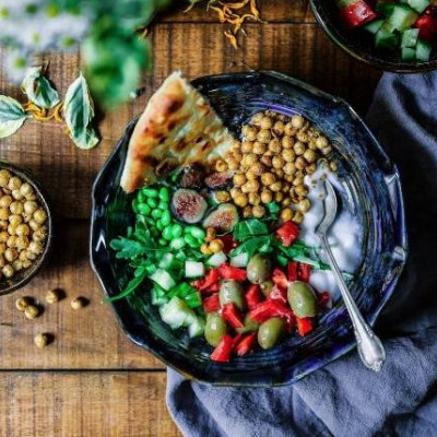 Οι τροφές που πρέπει να αποφεύγεις καθημερινά, αν θες να παραμείνεις στα κιλά σου