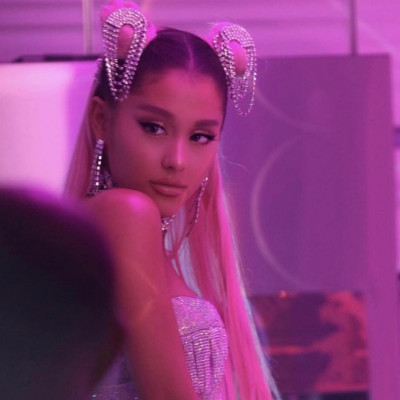 Μόλις κυκλοφόρησε το νέο βίντεο κλιπ της Ariana Grande και είναι πιο fabulous από ποτέ