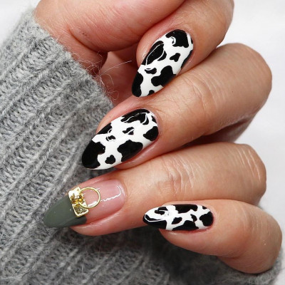 Κανένα leopard print! Το πιο hot nail art για εμάς είναι το #CowNails