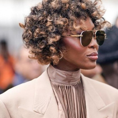 Το φλερτ της Naomi είναι 25 χρονών και τα παίζει όλα για όλα στο Instagram