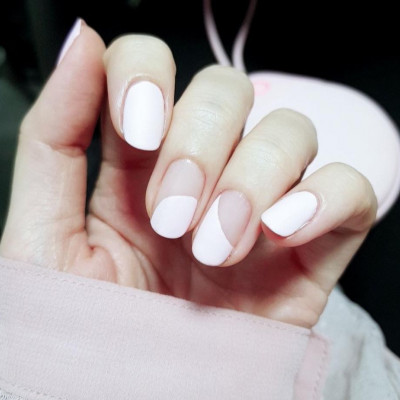 Αυτά τα nail art θα σε κάνουν να δεις τα ροζ νύχια με άλλο μάτι