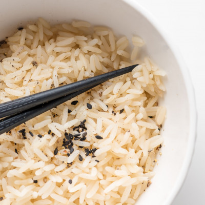 Πώς θα σώσεις το ρύζι που κάηκε (Δεν θα μυρίζει καθόλου)