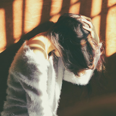 Νιώθεις πως μαυρίζουν τα πάντα ξαφνικά; 3 φυσικοί τρόποι για να το καταπολεμήσεις