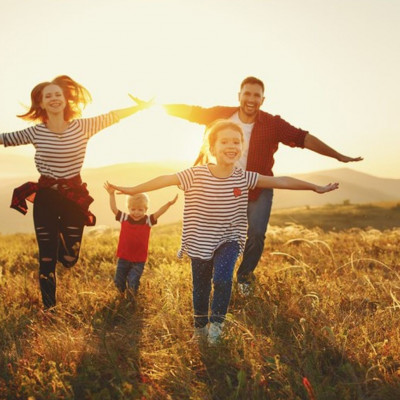 Η 10λεπτη άσκηση που υπόσχεται να μας κάνει πιο ευτυχισμένους