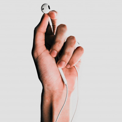 3 τρόποι για να μην μπερδεύονται τα ακουστικά σου