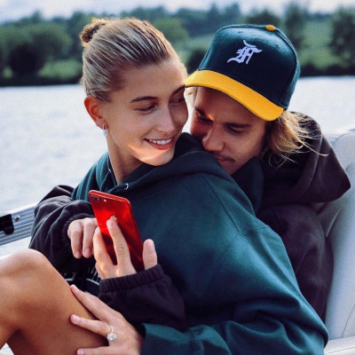 Η Hailey Baldwin αποκαλύπτει τη μεγάλη αλλαγή στη ζωή της μετά τον γάμο με τον Justin Bieber