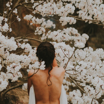 Ποια υφάσματα να αποφύγεις για να μην μυρίζει ο ιδρώτας σου