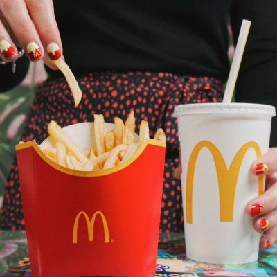 FryYay! Είναι απόγευμα Παρασκευής και λαχταρήσαμε λίγο junk food…