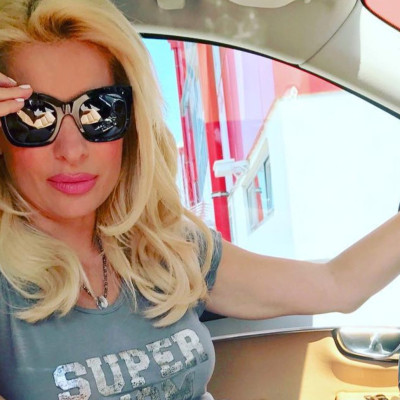 Ελένη Μενεγάκη - Θοδωρής Μισόκαλος: Η αδυναμία στον αδερφό της δεν κρύβεται (pics&vid)