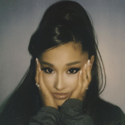 Η Ariana Grande έβαλε τα κλάματα κι ο λόγος θα σε συγκινήσει