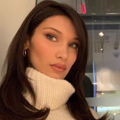 Απίστευτο και όμως αληθινό! Η Bella Hadid είναι στην Αθήνα