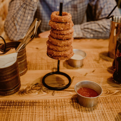 Φτιάξε μόνη σου τα πιο νόστιμα onion rings που δοκίμασες ποτέ