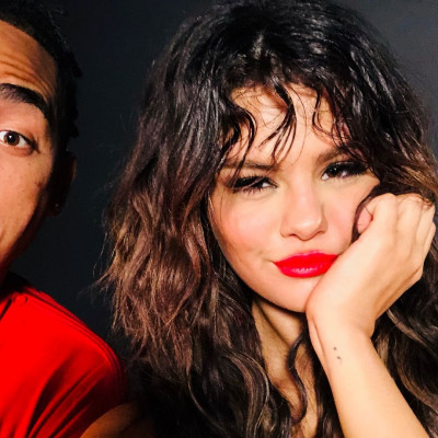 Δε θα πιστέψεις με ποιον αγαπημένο σου τραγουδιστή κυκλοφορεί σήμερα τραγούδι η Selena Gomez