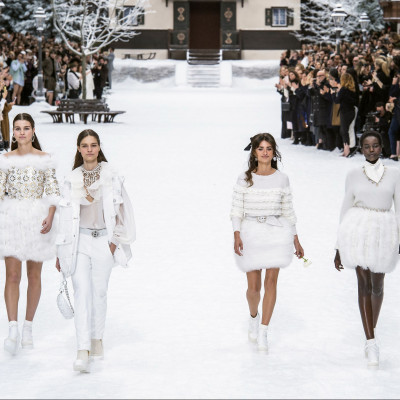 H τελευταία συλλογή του Karl Lagerfeld για τον Οίκο Chanel ήταν αυτό που περιμέναμε... «magnifique»!
