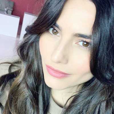 Η Ηλιάνα Παπαγεωργίου κάνει το καθημερινό της μακιγιάζ σε ένα απολαυστικό video