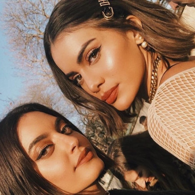 Σου δείχνουμε βήμα- βήμα πώς να κάνεις μακιγιάζ ειδικό για selfie